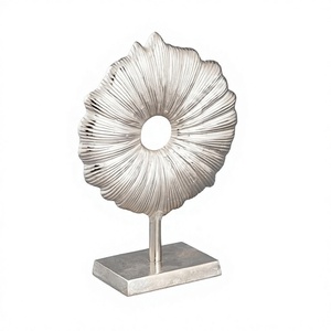 Z M CREATIONS - Escultura Artesanal Moderna de Lujo en Aluminio Tallado a Mano, Color Personalizable, Logotipo, Florero de Mesa para Bodas - Product Image 1