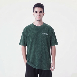 T-shirt homme en coton délavé vintage, style streetwear oversize, couleur verte élégante. - Product Image 2