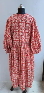 Vestido midi de algodón con estampado floral étnico rojo y blanco, cuello con lazo, manga corta abullonada, corte holgado, informal, para mujer. - Product Image 4