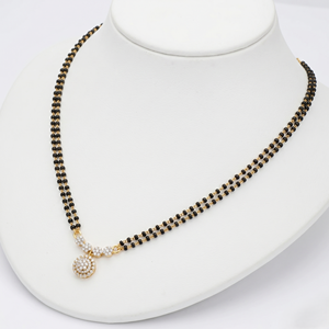 Collar Mangalsutra de Oro Amarillo de 18 Quilates Aniva, con Diamante Cultivado en Laboratorio de Corte Brillante, para Regalos de Compromiso, Aniversario o Fiesta - Product Image 3