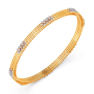 กำไลทองคำลายฉลุสามแถวประดับเพชรแล็บโกรว์รูปดอกไม้ - Product Image 3