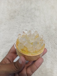โคมไฟคริสตัลควอตซ์ใสธรรมชาติ LRD สำหรับตกแต่งบ้าน ห้องสมาธิ สำนักงาน และสร้างแรงบันดาลใจทางจิตวิญญาณ - Product Image 2