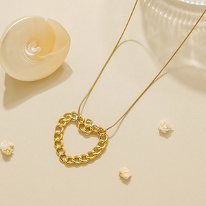 สร้อยคอจี้รูปหัวใจสำหรับผู้หญิง สแตนเลส 304 กันน้ำ ชุบทอง 18K สายโซ่แบบงู - Product Image 1