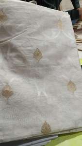 Tela Brocada Pastel 100% Poliéster con Motivos Florales Pequeños, Jacquard de Color Claro, Resistente a la Abrasión, Peso Medio, Elegante - Product Image 3