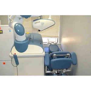 Sistema de restauración capilar ARTAS FP-40000 de Restoration Robotics, usado, con silla para paciente - Product Image 5