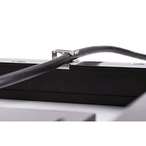 HellermannTyton Pince de câble à bord métallique à 90 degrés à profil bas 1.5-2.0mm Épaisseur du panneau 6-6.2mm Gamme de câbles SS304 100/bg 151-02189 - Product Image 1