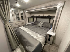 Autocaravana de Lujo Grande para Acampar, Remolque de Viaje, Casa Rodante, Camioneta Camper con Funciones de Aire Acondicionado - Product Image 5