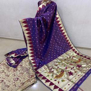 ผ้าไหมบานาราสีแท้ พร้อมลายปักดิ้นทอง ซารีแบบดั้งเดิม ผ้าปาลูหนาหรูหรา ไม่ยับ แห้งเร็ว เหมาะสำหรับงานปาร์ตี้ งานแต่งงาน ผ้าไหมอินเดีย - Product Image 1