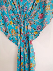 Caftán con cuello en V y encaje floral estampado a mano, estilo vintage, línea A, 100% algodón natural, largo hasta la rodilla, informal, para vacaciones de verano, vestido tipo bikini. - Product Image 2