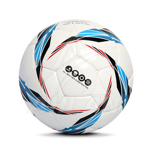 Balones de fútbol resistentes para recreación, desarrollados para la participación activa al aire libre. - Product Image 2
