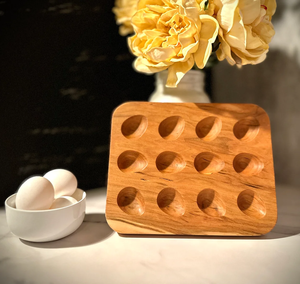 Plateau à œufs en bois, support à œufs en bois avec poignée, design rustique, outil de cuisine pratique, plateau à œufs en bois d'acacia - Product Image 5