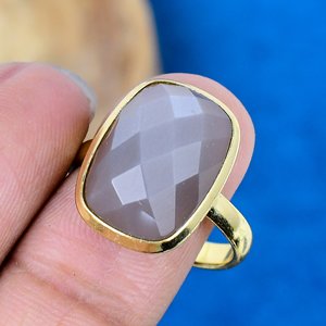 Bague artisanale en pierre de lune grise naturelle de forme coussin, plaquée or 18 carats sur argent sterling 925 - Product Image 3