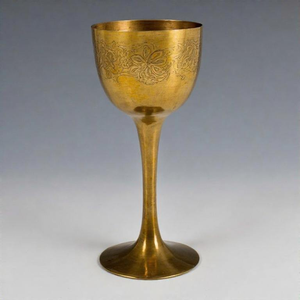 Calice SacraGlass Divine Grace en métal gravé, finition vintage, pour les rituels spirituels et les rassemblements sacrés - Product Image 5