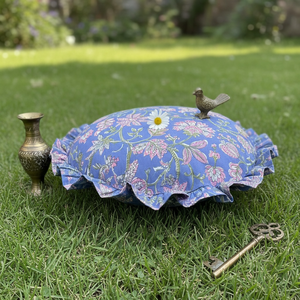 Housse de coussin décorative ronde en coton avec volants |   16x16 pouces |   Fermeture à cordon |   Bleu périvinyle |   Faible MOQ Vente en gros Inde - Product Image 3