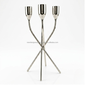 Candelabro Nórdico Minimalista Premium de 4 Copas • Soporte Cónico de Trípode en Plata Cepillada - Product Image 4