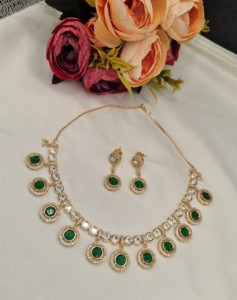 Ensemble collier et boucles d'oreilles ethniques de luxe en Kundan non taillé, plaqué or léger, avec pierres précieuses rondes, pour soirée, collection mode. - Product Image 3