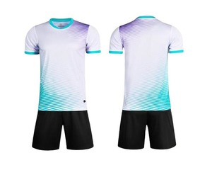 เสื้อฟุตบอลชายคุณภาพสูง 100% โพลีเอสเตอร์ ระบายอากาศได้ดี น้ำหนักเบา แขนสั้น แห้งเร็ว ชุดฝึกซ้อม ชุดฟุตบอล - Product Image 3