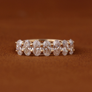 Anillo de Media Eternidad Ovalado de Oro Sólido de 14K con Diamante Cultivado en Laboratorio VVS VS, Anillo de Aniversario de Bodas para Mujer - Product Image 1