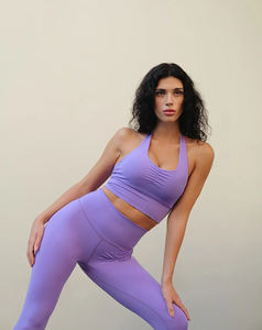 เสื้อชั้นในกีฬาแบบผูกคอสำหรับผู้หญิง ขายส่ง น้ำหนักเบา ไร้ตะเข็บ ระบายอากาศได้ดี รองรับได้ดี สีพื้น - Product Image 2