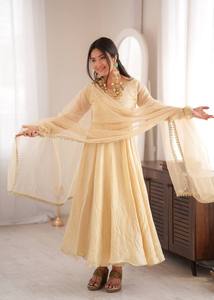 Conjunto de Vestido de Diseñador Doremon Crush de Georgette Sintético con Bordado de Encaje y Espejos, Estilo Étnico para Mujer, Ideal para Fiestas - Product Image 2