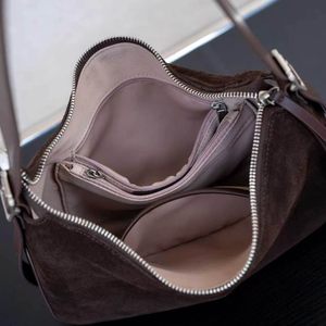 Ando <b>Bag</b> Women's Genuine Cowhide Leather Hobo <b>Shoulder</b> <b>Bag</b> with Adjustable <b>Strap</b> and Zipper Closure - Product Image 4