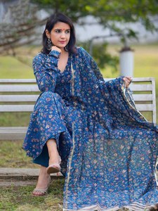 Traditional Blue Floral Printed Cotton <b>Kurta</b> Set With Dupatta Loose Fit Floor-Length Casual Wear <b>For</b> <b>Women</b> India Pakistan Style - Product Image 4