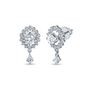 Pendientes Abiertos de Flor de Oro con Diamantes Cultivados en Laboratorio PureCarat, Joyería Fina Elegante y Única - Product Image 4
