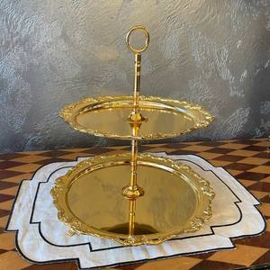 Élégant support à gâteau en laiton fait main avec deux plateaux et poignée pour une présentation de table de luxe, décoration pour la maison, l'hôtel et le restaurant - Product Image 2