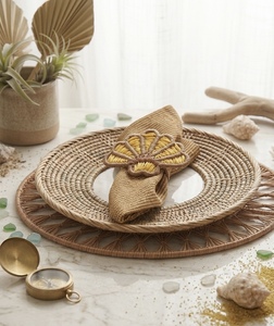 Anneau de serviette de table style cottagecore, jaune, en paille, pour maison de plage, cuisine côtière, style vintage, accent de table d'été, fait main - Product Image 2