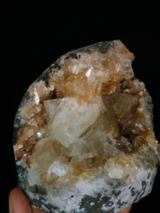 Géode de Calcite Jaune Naturelle avec Heulandite et Stilbite – Spécimen de Cristal Brut – Collection de Minéraux - Product Image 2