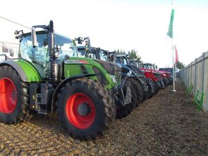 Fournisseur en gros de tracteurs agricoles d'occasion très demandés, modèle 100-90, 60cv, 90cv, 100cv, en bon état de marche, disponibles à la vente - Product Image 3