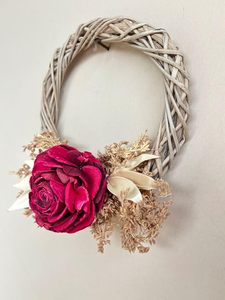 Corona de metal rústica hecha a mano con flores secas y rosas rosadas, decoración de pared redonda, sin iluminación, arte artesanal. - Product Image 4