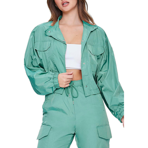 Conjunto Deportivo Casual para Mujer, Chaqueta y Pantalones Cargo Verdes, Manga Larga, Corte Regular, Cuello con Capucha, Transpirable, Ecológico, 100% - Product Image 1