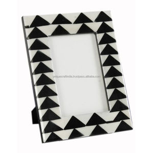 Marco de Fotos de Madera Hecho a Mano con Incrustaciones de Resina Negra en Forma de Triángulo, Patrón Geométrico, Decoración Moderna para Mesa - Product Image 4