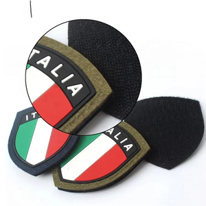 Patch en caoutchouc PVC flexible avec logo en relief, finition professionnelle, logo en caoutchouc personnalisé pour vêtements et accessoires - Product Image 6