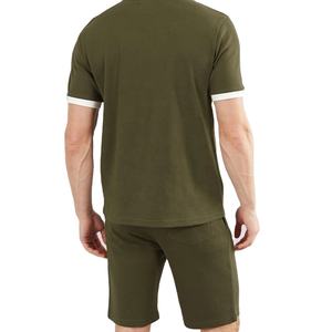 ชุดสองชิ้นสำหรับผู้ชายเสื้อยืดสีเขียวมะกอกขอบสีขาวและสั้นที่เข้ากันดีสำหรับผู้ชายเหมาะกับกีฬาและลุคลำลอง - Product Image 2