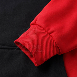 เสื้อฮู้ดบล็อกสีแดงดำสำหรับผู้ชาย ทรงปกติ มีกระเป๋าโลโก้ด้านหน้า เสื้อคลุมลำลองผ้าฟลีซสำหรับฤดูหนาว ผลิตจากผ้าฝ้าย 100% - Product Image 6