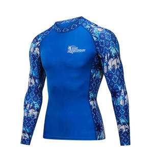 Camiseta de protección UV ecológica, hecha con tela reciclada, sostenible, para verano, para actividades al aire libre, para hombre. - Product Image 1