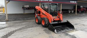 Nuevo Kubota SSV75 2026, Minicargadora con 74 Caballos de Fuerza, Cabina Completamente Cerrada con Calefacción y Aire Acondicionado - Product Image 2