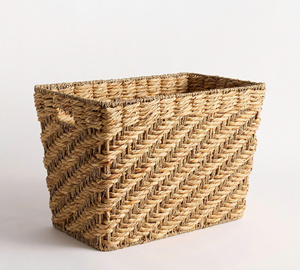 Panier de rangement rectangulaire en jonc de mer et jacinthe d'eau à tissage diagonal avec motif texturé, fait main, pour l'organisation et la décoration de la maison - Product Image 1
