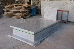 Prix de gros Nouveau Vicomte Blanc Granit Hongrie Pologne Style Pierre Tombale et Monuments Pierre Tombale pour Cimetière - Product Image 3