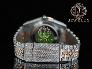 Montre personnalisable en moissanite et diamants pour homme, style hip-hop, avec boîtier en acier inoxydable durable, pour un luxe quotidien, disponible à la vente - Product Image 2