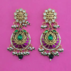 Pendientes de Perlas Antiguas de Calidad de Exportación con Baño de Oro Mate 233128 - Product Image 2