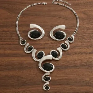 Elegante Conjunto de Collar y Pendientes de Latón Chapado en Oro Negro, Estilo Victoriano, Joyería de Boda, Accesorio de Moda Chic - Product Image 3