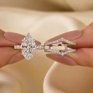 Anillo de Compromiso y Matrimonio de Moissanita 925 con Corte Marquesa, Bañado en Oro Blanco, con Certificación IGI y Claridad VVS - Product Image 2