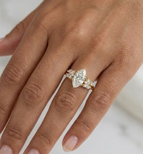 Bague de fiançailles en or 14 carats avec diamant de laboratoire taille marquise, motif branche de feuille d'or, ensemble de mariage unique inspiré de la nature - Product Image 5