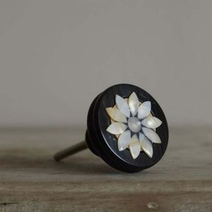 Boutons de tiroir et de meuble en nacre et résine, design très demandé, prix de gros direct usine - Product Image 3