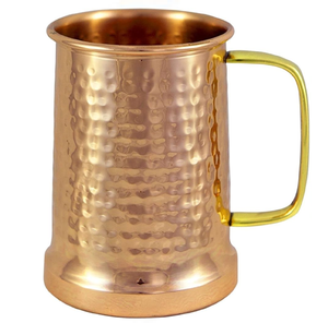 Pichet en cuivre exquis présentant une texture unique de peau de crocodile et une bec verseur élégant. Décorations uniques disponibles à prix de gros. - Product Image 3