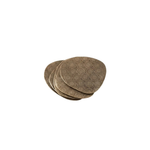 Ensemble de sous-verres en métal personnalisés en gros, sous-verres dorés martelés, résistants à la chaleur, à texture ponctuelle, pour la décoration de table d'hôtel et de bar - Product Image 4