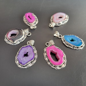 Colgantes de Ágata Druzy de Piedras Preciosas Naturales de Última Tendencia, Collar de Regalo, Colgante de Cristal Geodas de Calidad Premium, Regalo de Proveedor Mayorista - Product Image 2